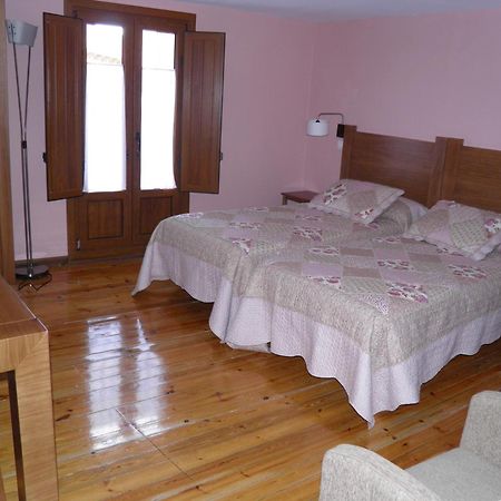 Apartamentos Turisticos Penafiel Room photo