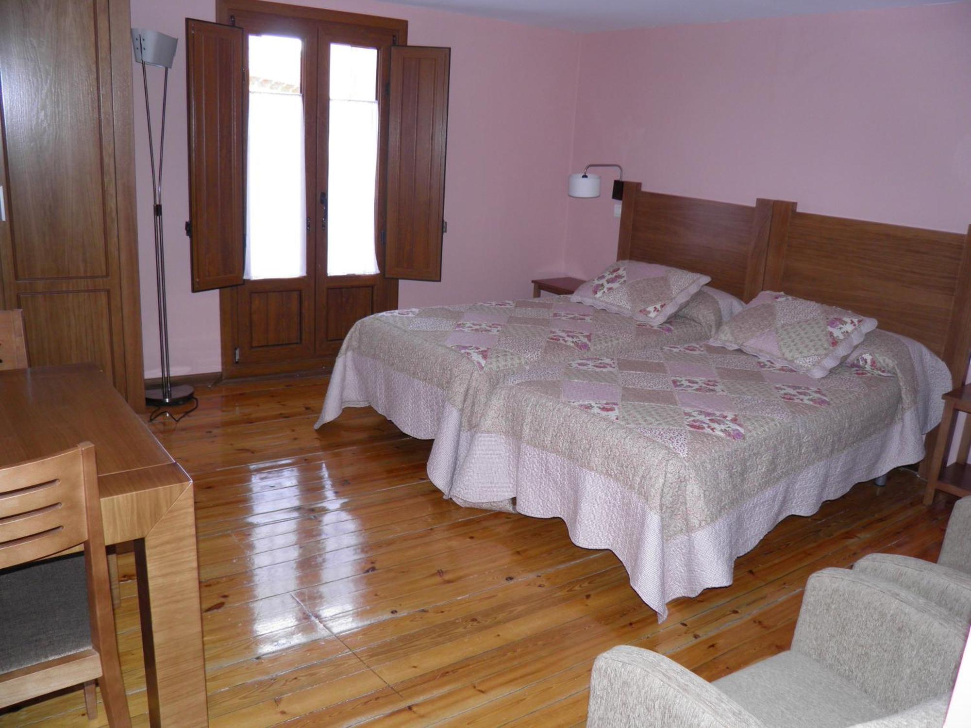 Apartamentos Turisticos Penafiel Room photo