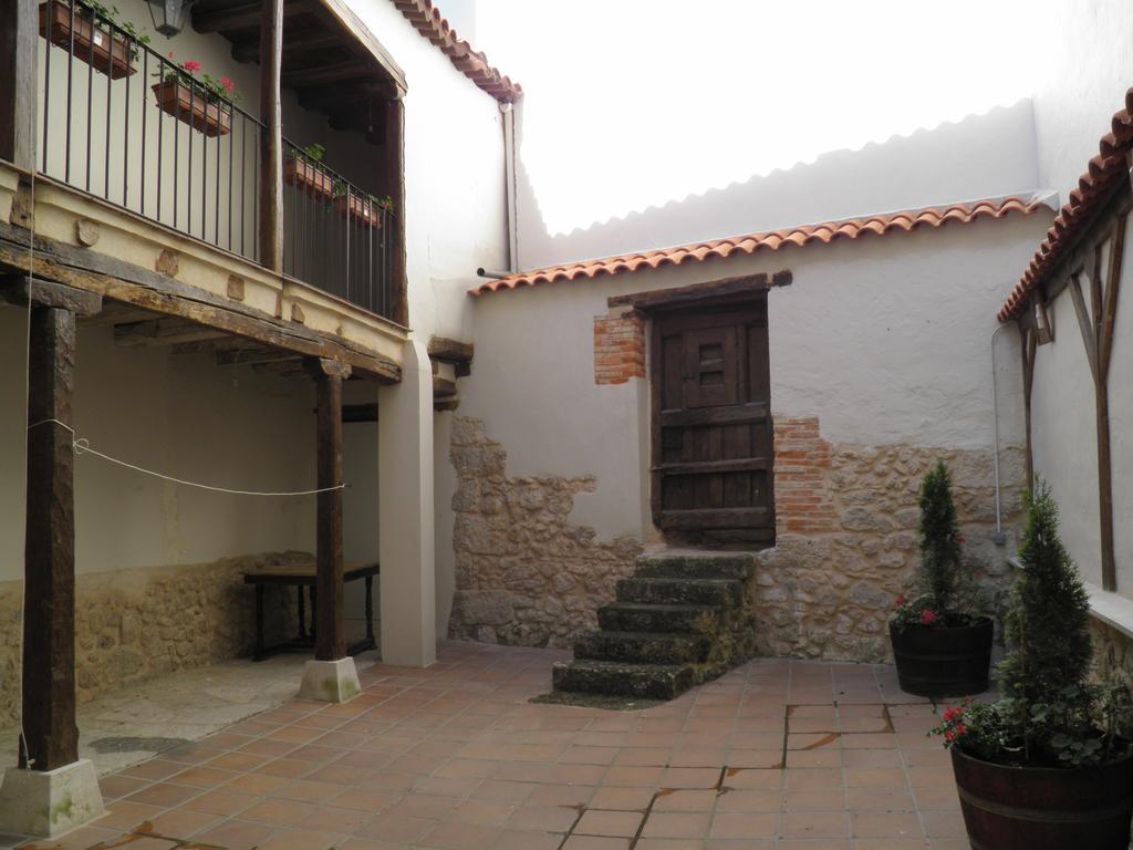 Apartamentos Turisticos Penafiel Exterior photo