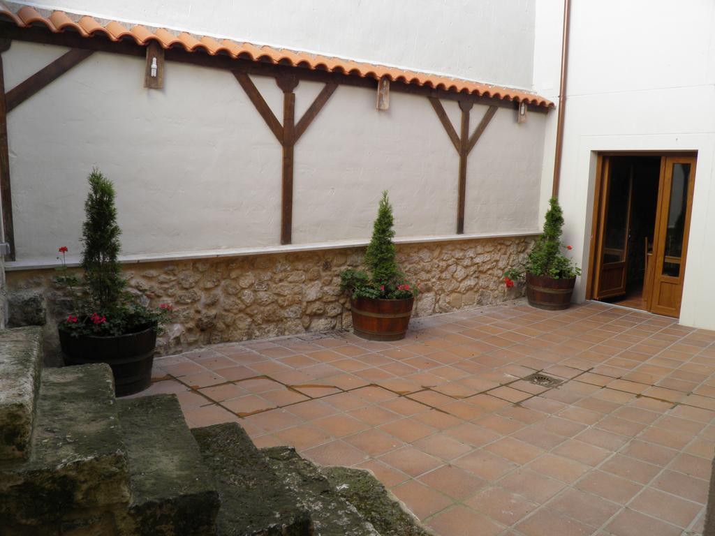 Apartamentos Turisticos Penafiel Exterior photo