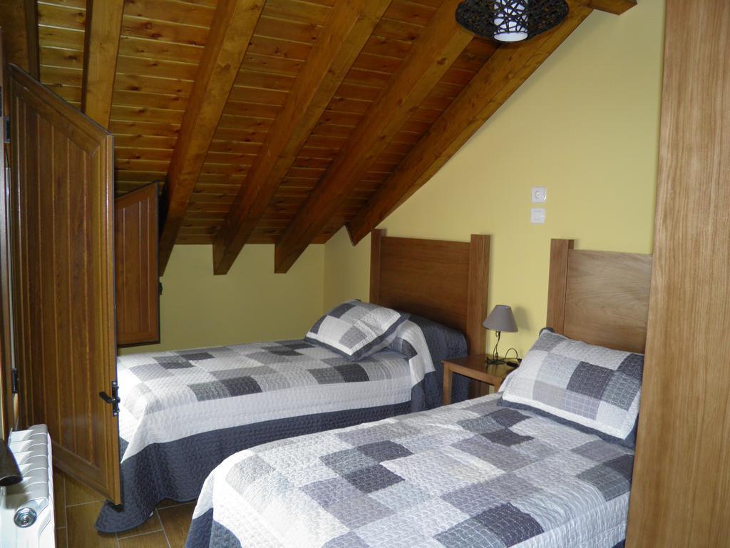 Apartamentos Turisticos Penafiel Room photo